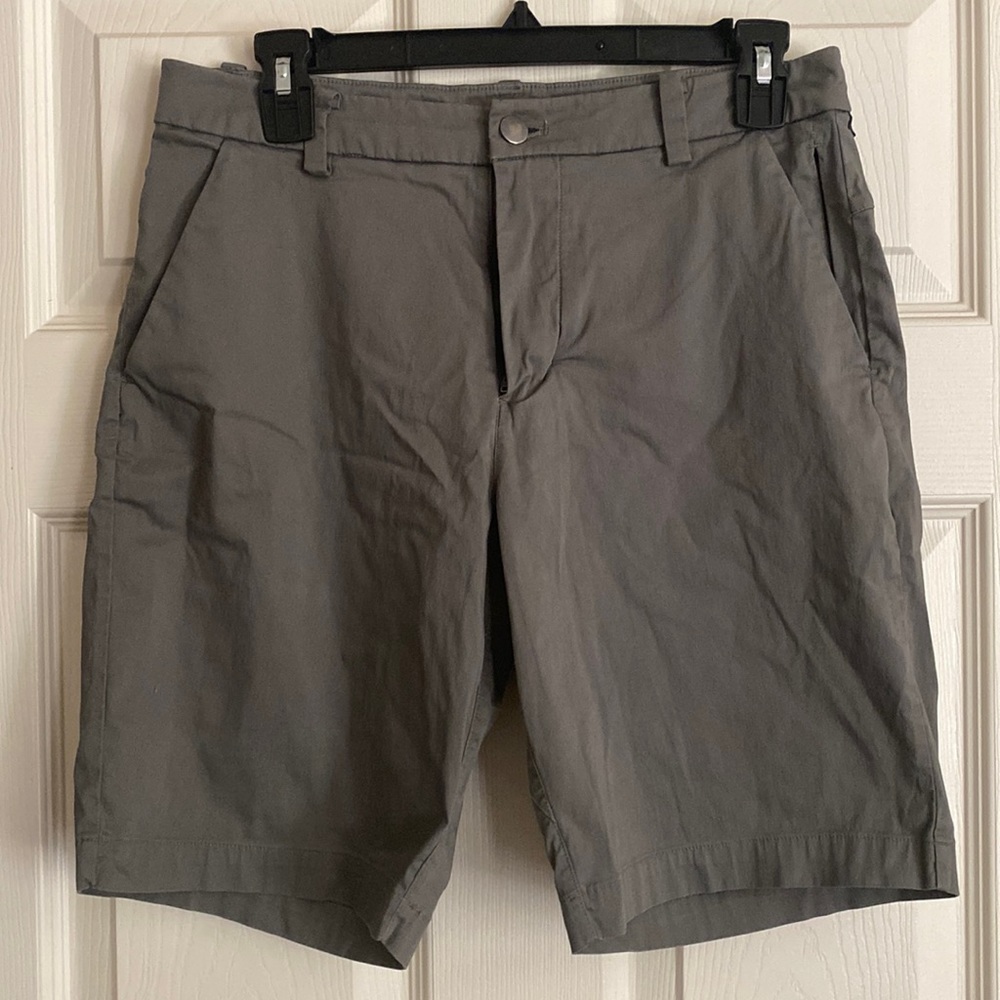Size 28 Shorts Unisex